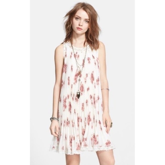 Free People Dresses & Skirts - Free People Floral Accordion Dress